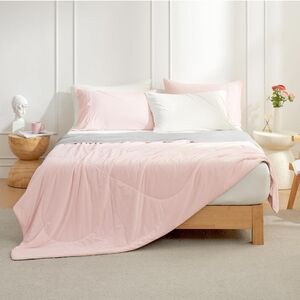 Cozy Bliss Cooling Comforter King Size Pink Gray Silk Smooth Lightweight- NEW